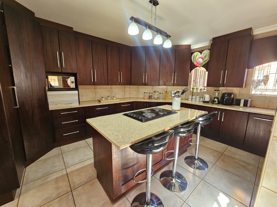 4 Bedroom Property for Sale in Jan Cillierspark Free State